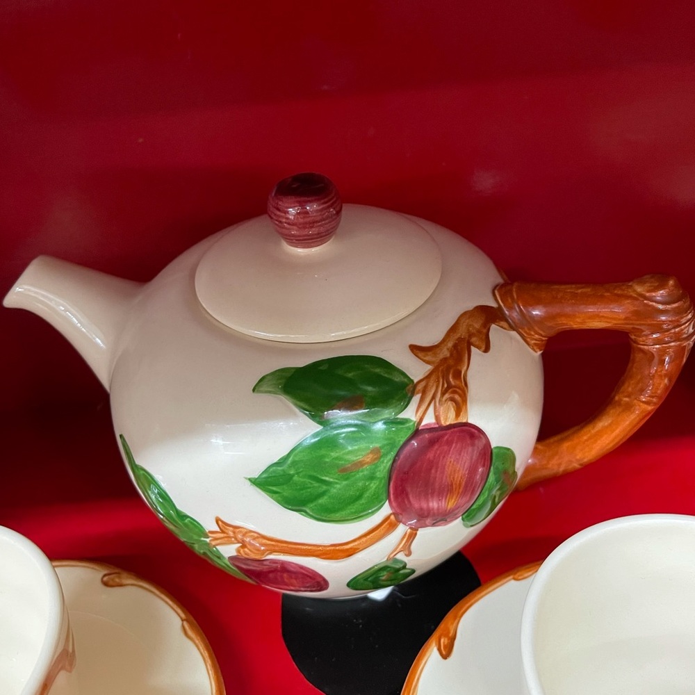 FRANSISCAN EARTHENWARE Tea Pot - Picture 1 of 1
